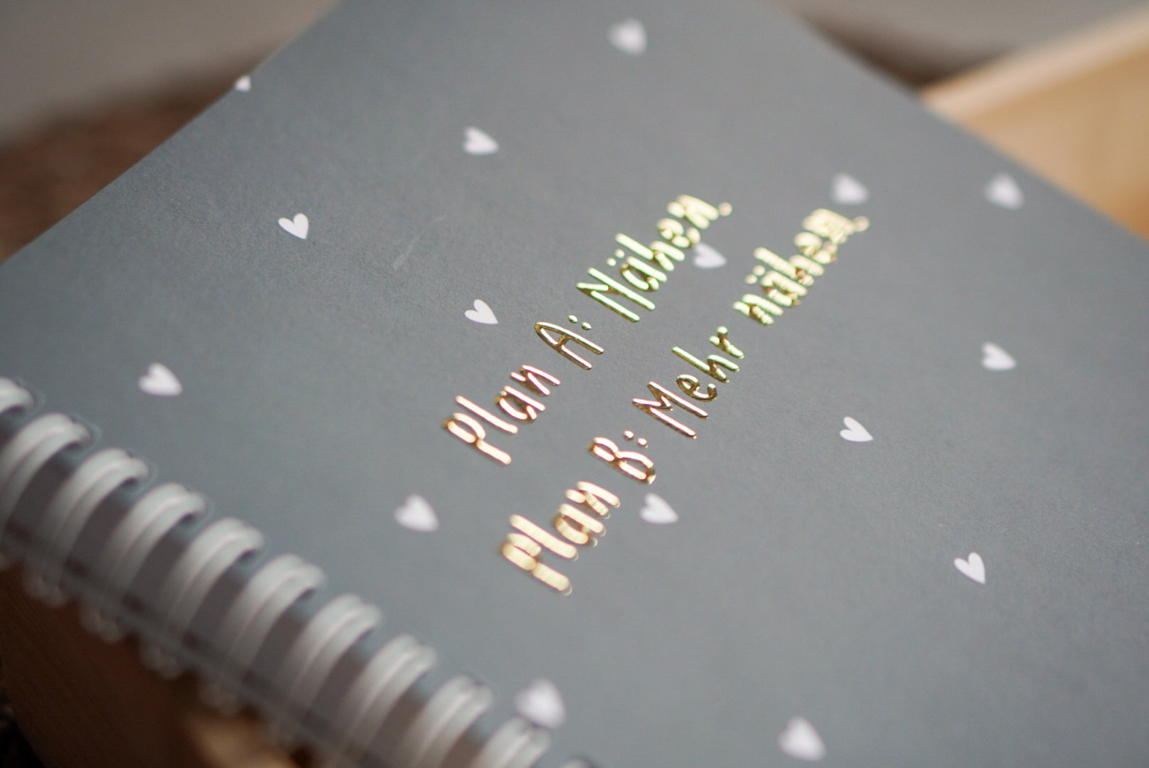 Nähplaner Detailfoto der Heißfolienprägung