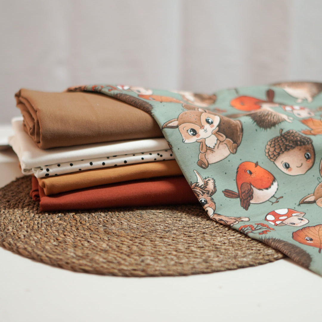 Kinderstoff Meterware Waldtiere Igel Pilze Vogel Blätter  Eichhörnchen von Katzengold Design mit Kombistoffen