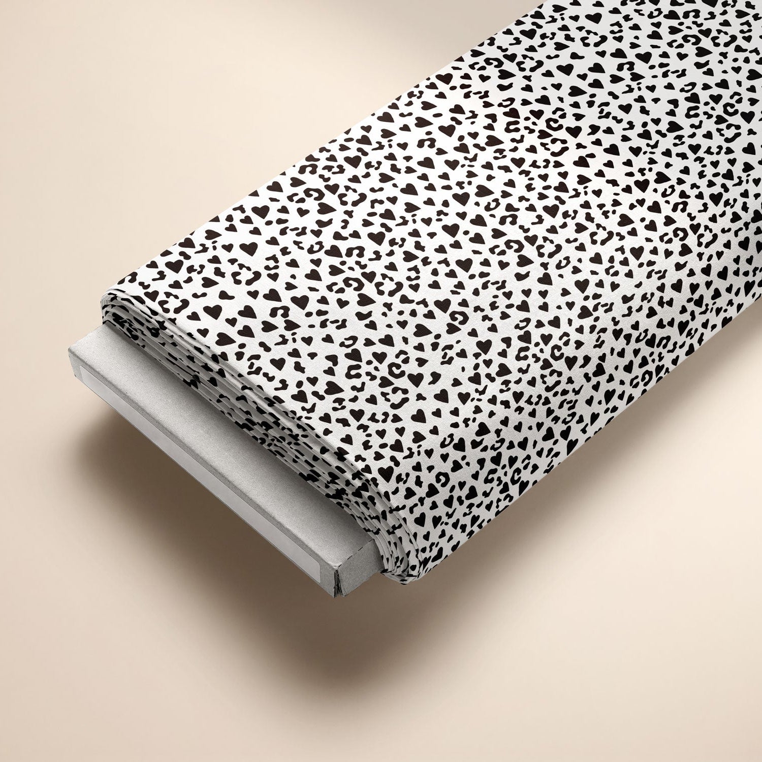 Kinderstoffe Meterware Leo Muster mit Herzchen von Katzengold Design auf Ballen