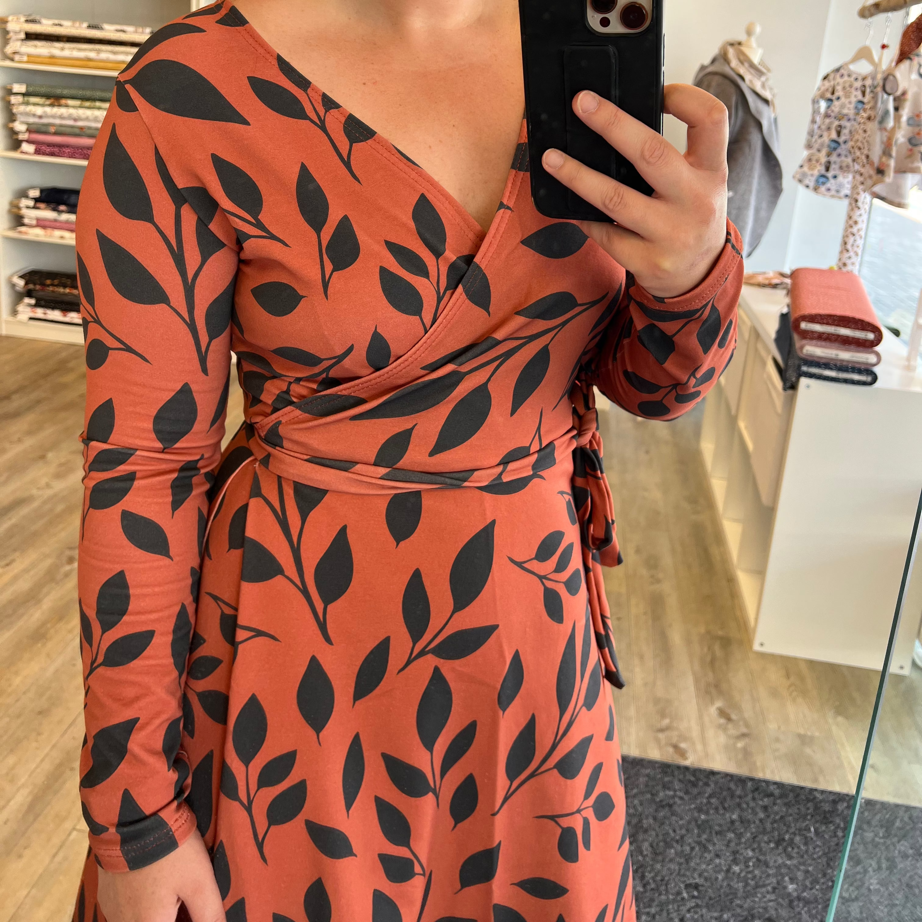 Stoffvorbestellung "Blätter auf Rost"